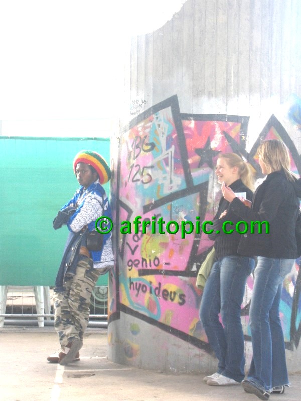 ../Images/afw2006b 700.jpg